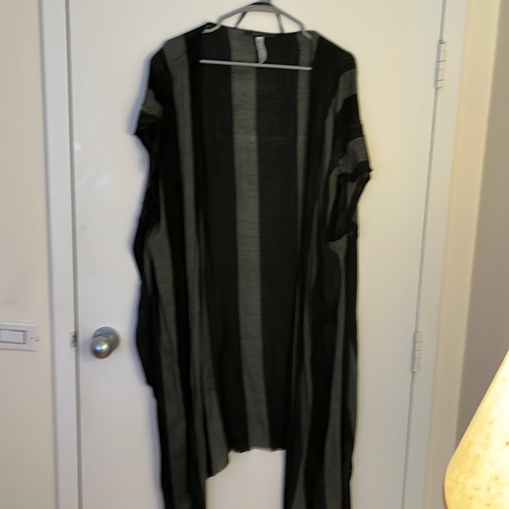 Long striped tunic, shirred sleeves